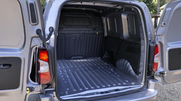 PEUGEOT PARTNER LONG DIESEL 1.5 BlueHDi 100 Professional Crew Van